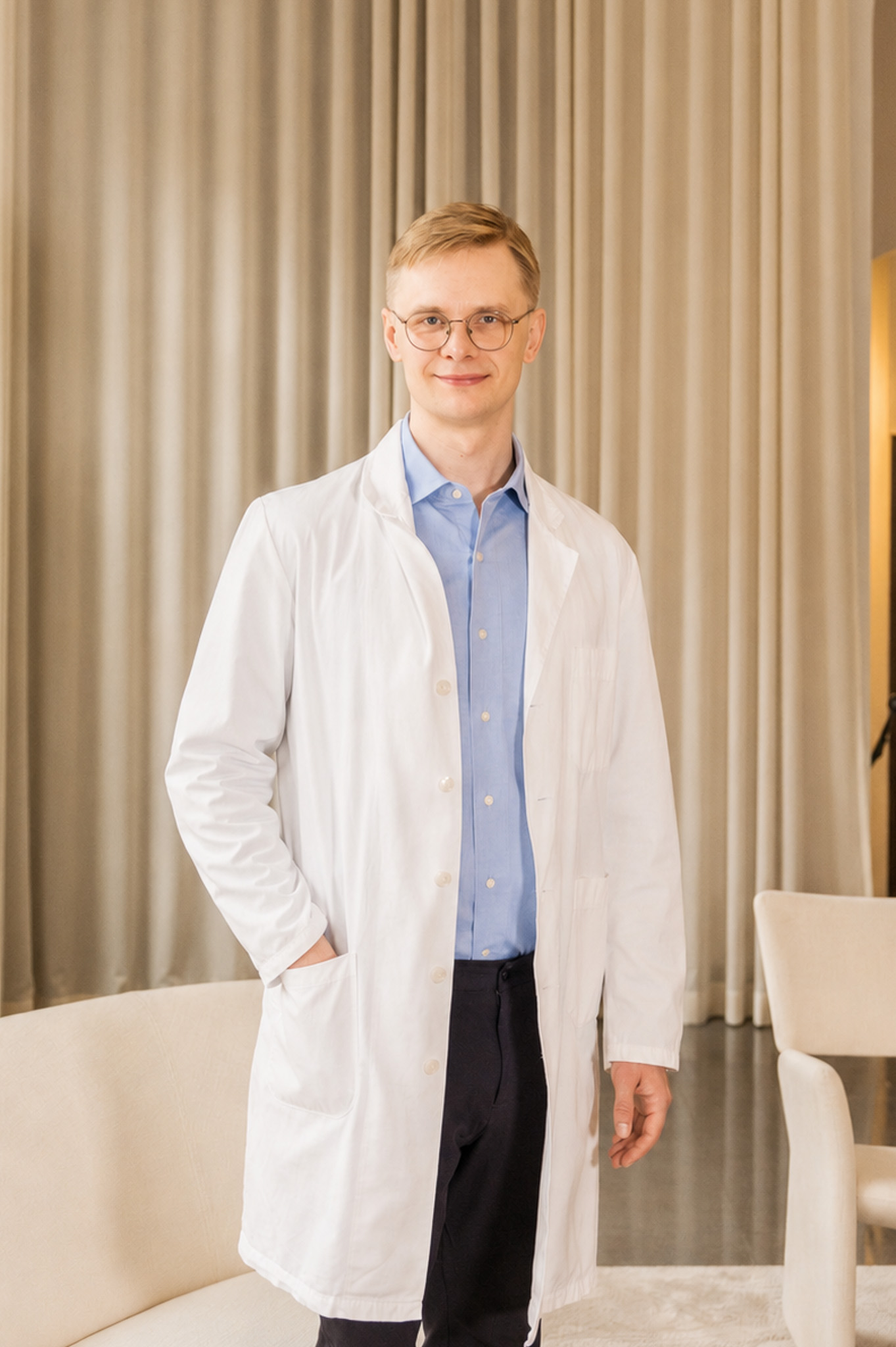 Dr. Jesper Unander-Scharin Dr. Jesper Unander-Scharin